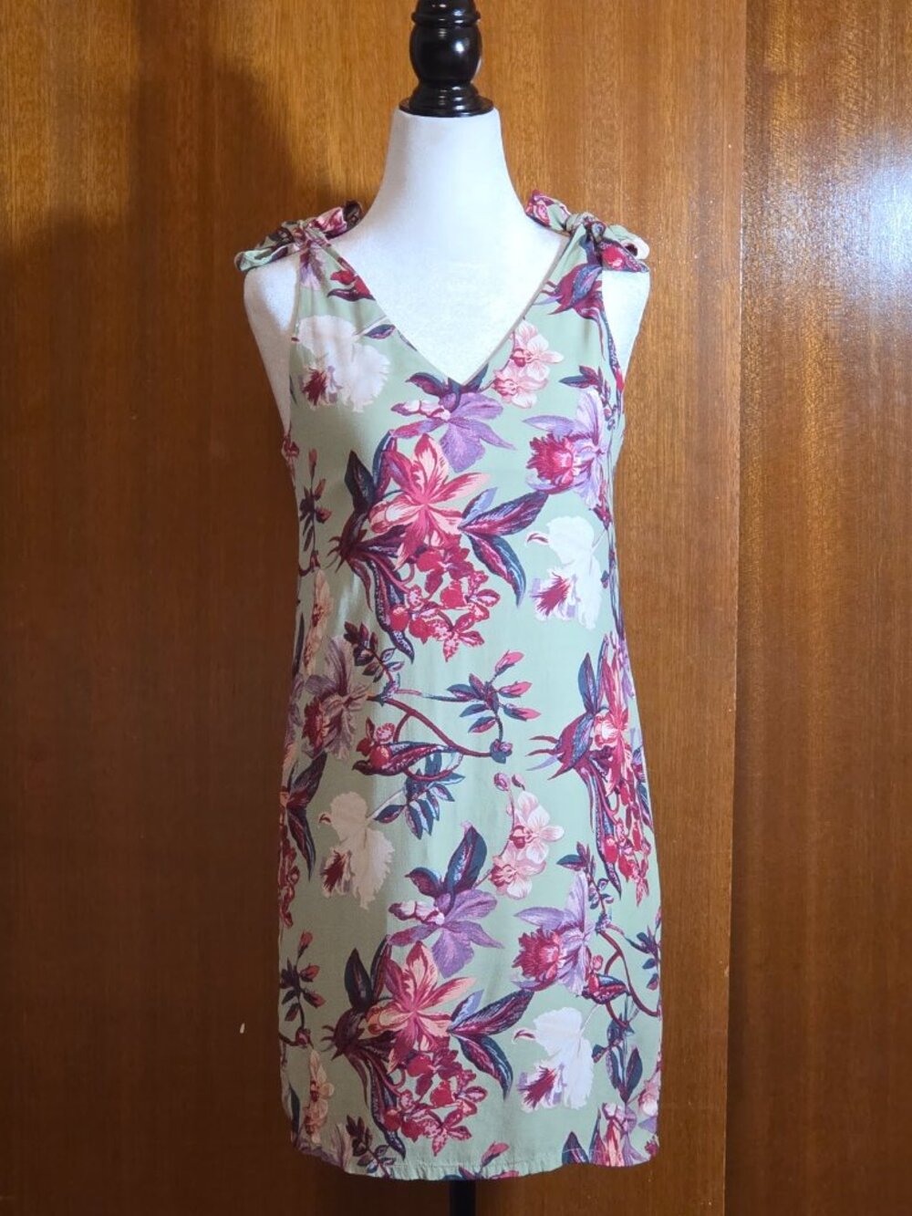 & Other Stories LA Atelier Sage Green Floral Tie Strap V-Neck Dress - 4
